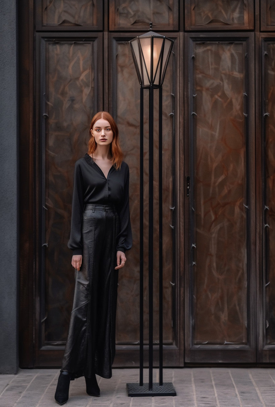 "Cisław" - Latarnia kuta tworzona na wymiar. Lampa uliczna i ogrodowa. Kowalstwo artystyczne