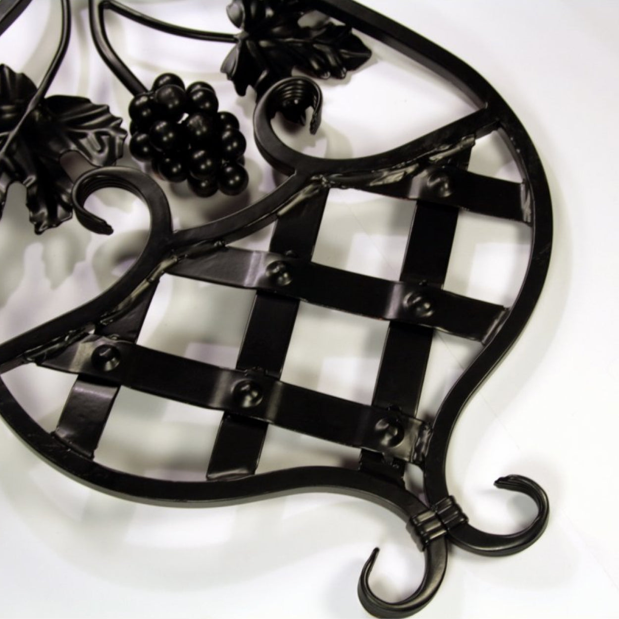 Ozdobna rozeta kuta ze stali do balustrad, bram, ogrodzeń. Herb dekoracyjny.