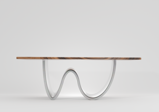 Fala – ein geschmiedeter Tisch mit einer Holzplatte